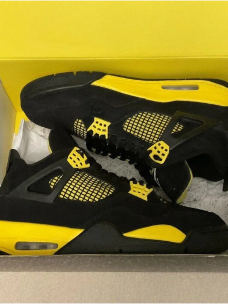 Mens Nike Air Jordan 4 Retro Mid Thunder